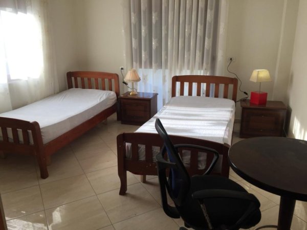 Tirane, jepet me qera apartament 2+1 Kati 2, 110 m² 310 € (Rruga Gani Toptani)