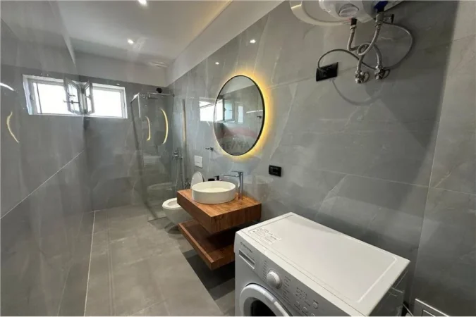 Tirane, jepet me qera apartament 1+1 Kati 2, 42 m² 450 € (Jepet me qira apartament 1+1 prane Grandit)
