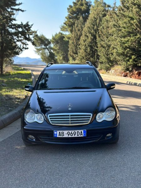 Elbasan, shes me portobagazh Mercedes c220 Nafte, e zeze automatik Klima 267.000 km 4.500 €