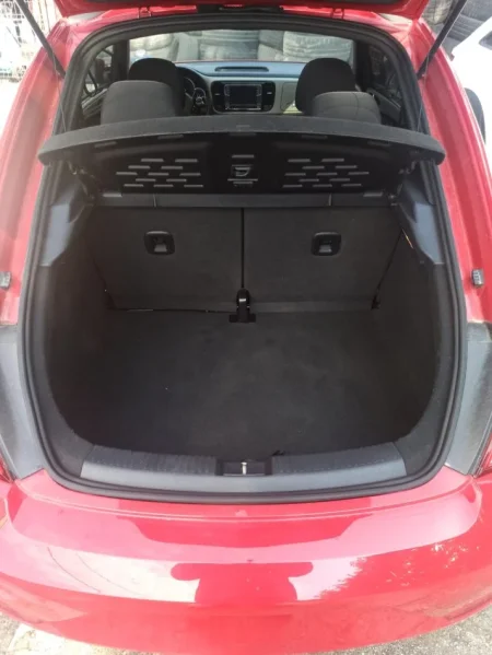 Tirane, shitet makine WV Wolkswagen beetle Benzin, e kuqe automatik Kondicioner 18 km 22.000 €