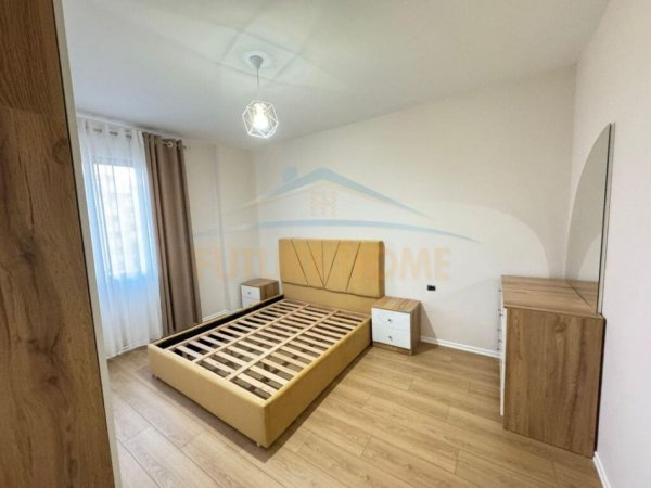 Tirane, jepet me qera apartament 2+1 , 112 m² 500 € (Unaza e Re)