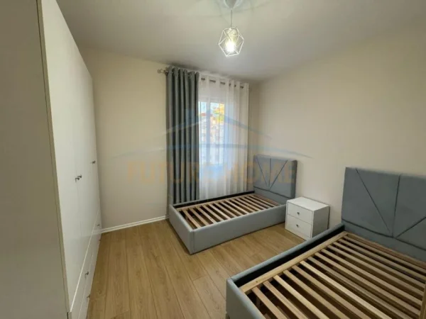 Tirane, jepet me qera apartament 2+1 , 112 m² 500 € (Unaza e Re)