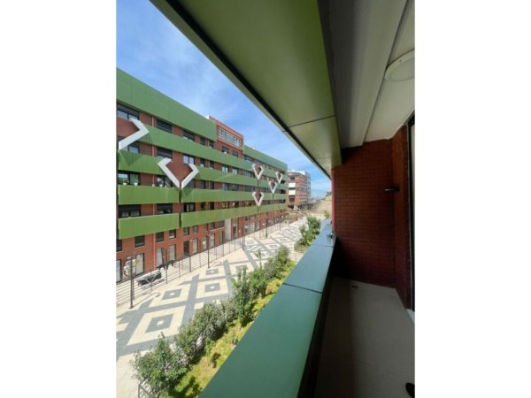 Tirane, jepet me qera apartament 3+1+Ballkon Kati 3, 150 m² 1.300 € (Kodra e Diellit)