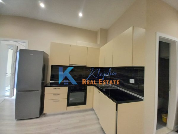 Tirane, jepet me qera apartament 1+1 Kati 1, 60 m² 500 € (Kodra e Diellit 1, afer kompleksit)
