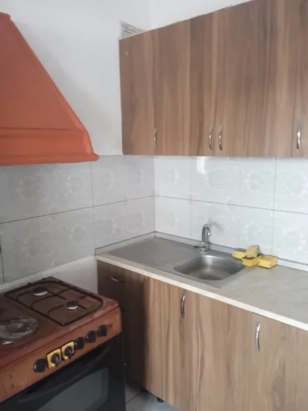 Tirane, jepet me qera apartament 1+1 Kati 0, 60 m² 250 € 