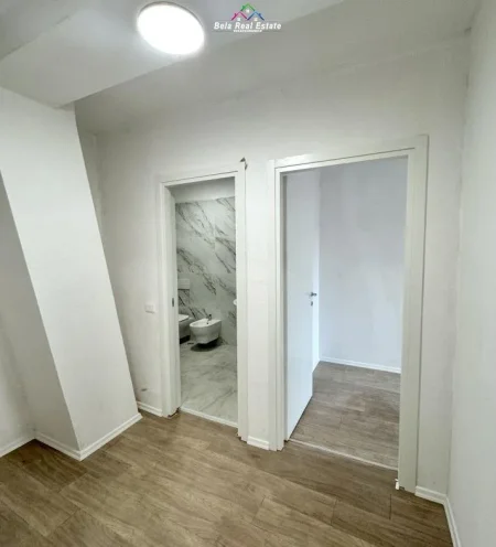 Tirane, jepet me qera zyre Kati 0, 88 m² 550 € (zogu i zi)