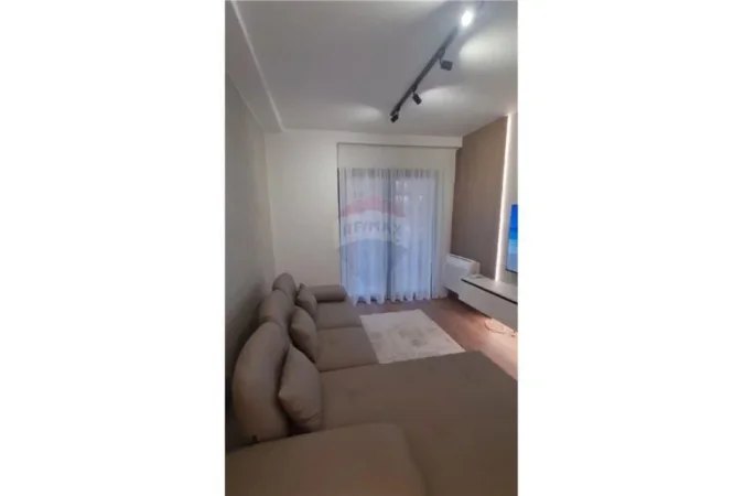 Tirane, jepet me qera apartament 1+1 Kati 7, 65 m² 1.000 € (Tirana Garden Building - Rruga e Kavajës)