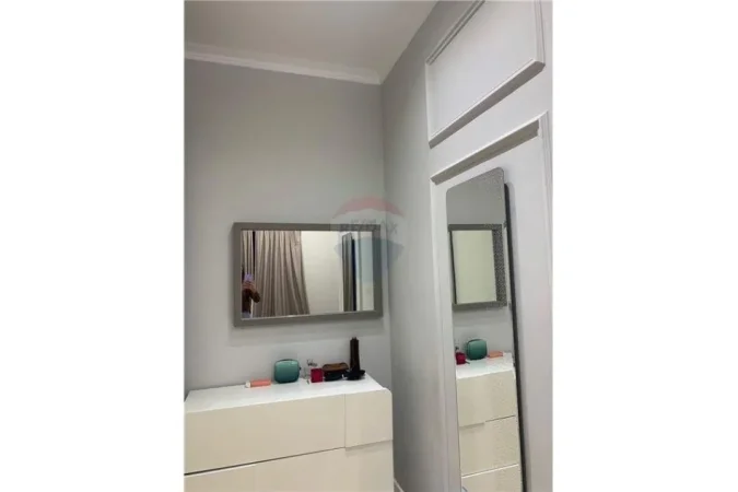 Tirane, jepet me qera apartament 1+1 Kati 4, 500 € (Apartament 1+1 Per Qira Tek Fusha Aviacionit !)