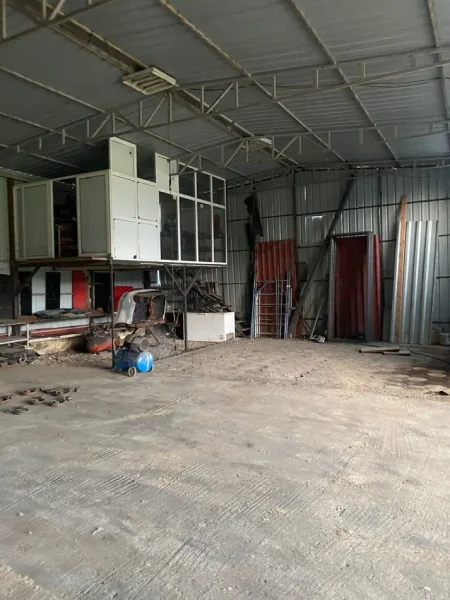 Tirane, jepet me qera magazine Kati 0, 330 m² 850 € (Astir)