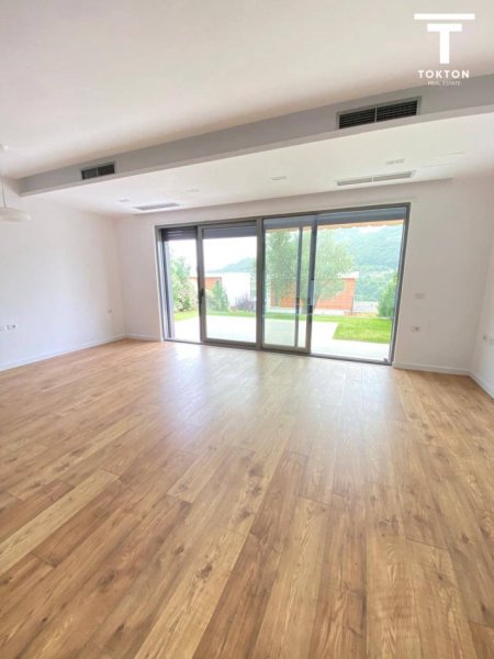 Tirane, shitet Vile 3+1+Ballkon Kati 3, 250 m² (TEG) TT 929