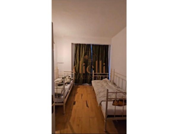 Tirane, jepet me qera apartament 2+1+Ballkon Kati 2, 95 m² 500 € 
