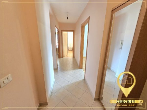 Tirane, jepet me qera apartament 2+1+Aneks+Ballkon Kati 3, 108 m² 800 € (Pazari i Ri)