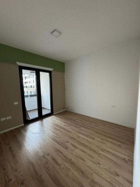 Tirane, jepet me qera zyre Kati 3, 90 m² 600 € (Rruga Kavajes)