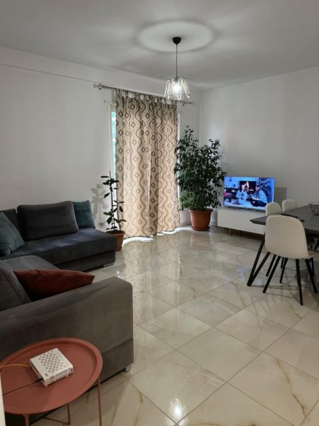 Tirane, jepet me qera apartament 1+1 Kati 2, 67 m² 450 € (Astir)