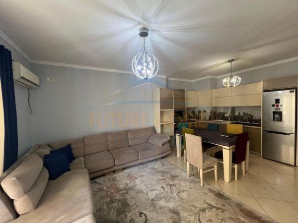 Tirane, shitet apartament 1+1 Kati 3, 79 m² 130.000 € (Ali Demi)