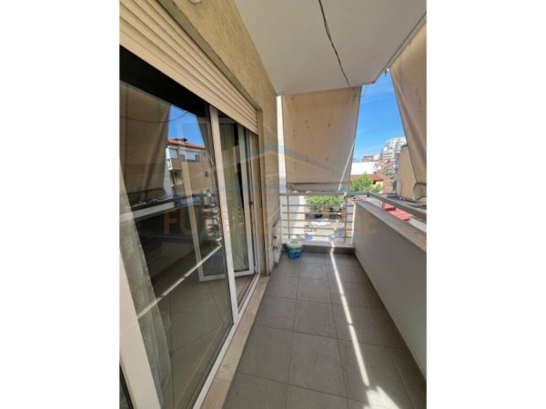 Tirane, shitet apartament 1+1 Kati 3, 79 m² 130.000 € (Ali Demi)