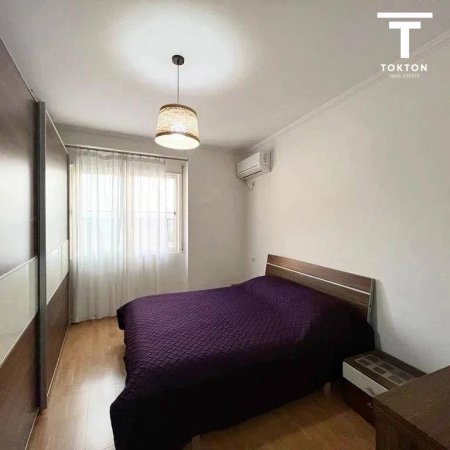 Tirane, jepet me qera apartament 2+1 , 120 m² 500 € (Fresku) TT 614