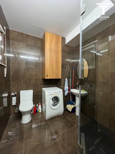 Tirane, jepet me qera apartament 3+1 , 134 m² 550 € (Fresku) TT 435