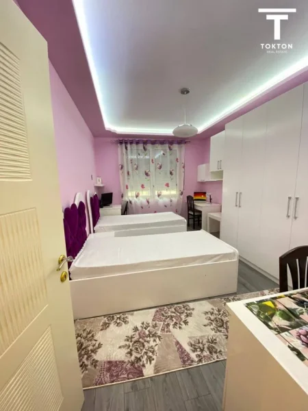 shitet apartament 3+1 Kati 2, 151 m² 260.000 € (Kompleksi Xhura) TT 176