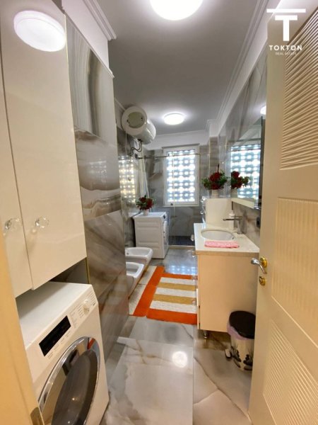 shitet apartament 3+1 Kati 2, 151 m² 260.000 € (Kompleksi Xhura) TT 176