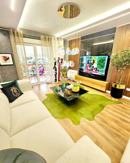 Tirane, shitet apartament , 110 m² 