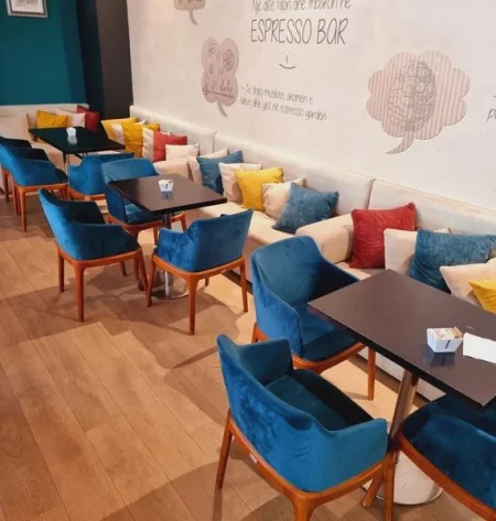 Tirane, shitet lokal , 74 m² 119.000 € (UET,Policia Bashkiake)