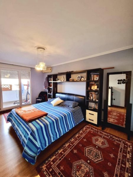 Tirane, shitet apartament 3+1 , 160 m² (Ekspozita)