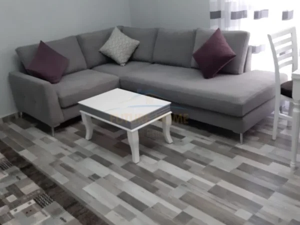 Tirane, jepet me qera apartament 1+1+Ballkon Kati 3, 68 m² 500 € (Vasil Shanto)