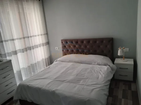 Tirane, jepet me qera apartament 1+1+Ballkon Kati 3, 68 m² 500 € (Vasil Shanto)