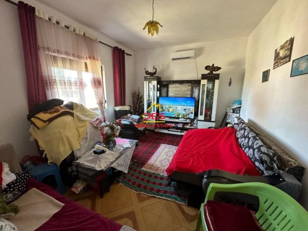 Fier, shitet shtepi 2+1+Ballkon Kati 1, 500 m² 35.000 € (Sheq i Madhe)