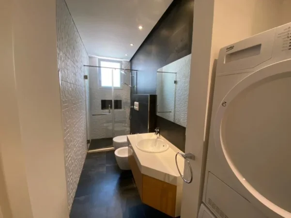 Tirane, shitet apartament 3+1+Aneks+Ballkon Kati 0, 260 m² 370.000 € (LONG HILL)