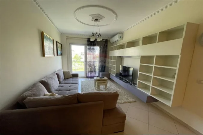 Shqiperi, jepet me qera apartament 2+1 , (Kopshti Zologjik)