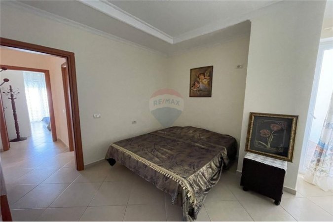 Shqiperi, jepet me qera apartament 2+1 , (Kopshti Zologjik)