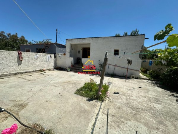 Fier, shitet shtepi 1+1 Kati 1, 200 m² (Sheq i Mdhe)