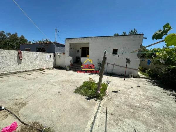 Fier, shitet shtepi 1+1 Kati 1, 200 m² (Sheq i Mdhe)