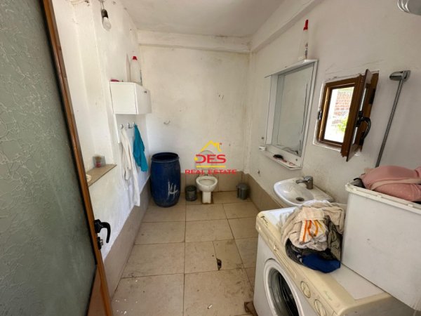 Fier, shitet shtepi 1+1 Kati 1, 200 m² (Sheq i Mdhe)