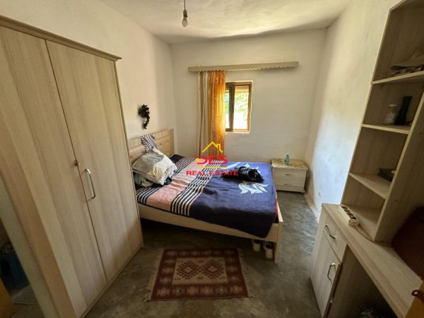 Fier, shitet shtepi 1+1 Kati 1, 200 m² (Sheq i Mdhe)