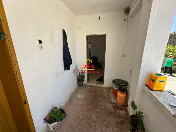Fier, shitet shtepi 1+1 Kati 1, 200 m² (Sheq i Mdhe)