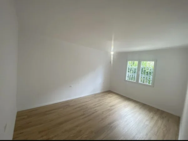 Apartament 1+1 per shitje ne zonen e Ali Demit.