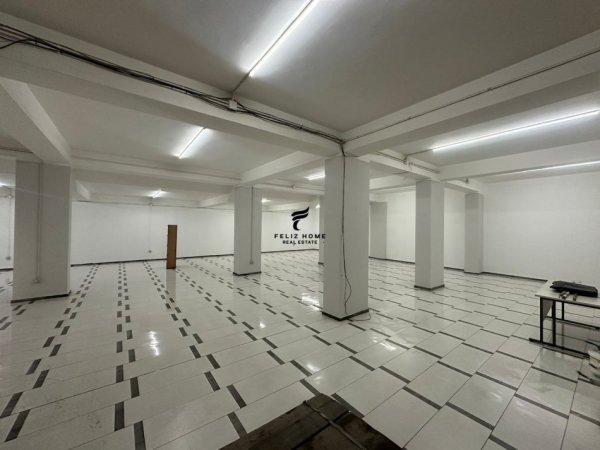Tirane, jepet me qera ambjent biznesi Kati 0, 335 m² 1.500 € (ASTIR)