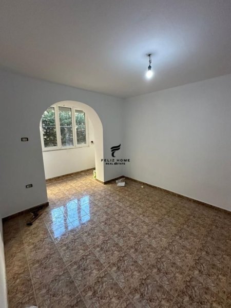 Tirane, jepet me qera zyre Kati 1, 76 m² 550 € (MYSLYM SHYRI)