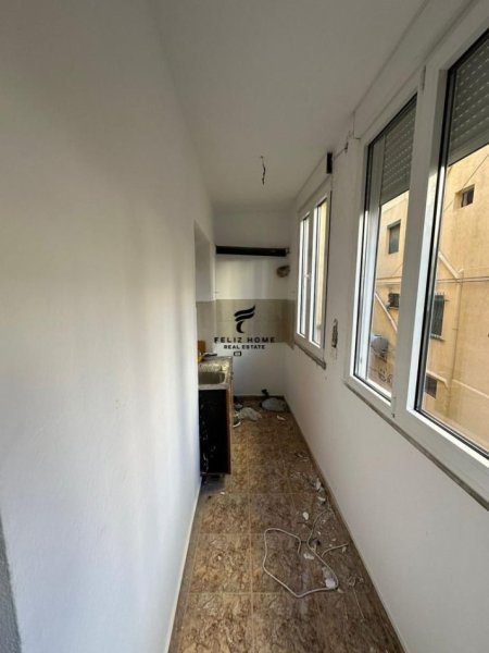 Tirane, jepet me qera zyre Kati 1, 76 m² 550 € (MYSLYM SHYRI)