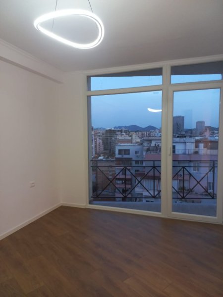 SHITET, APARTAMENT 2+1+2, RRUGA E BARRIKADAVE, QENDËR, TIRANË, 220,000 EUR