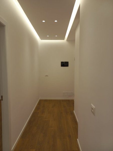 SHITET, APARTAMENT 2+1+2, RRUGA E BARRIKADAVE, QENDËR, TIRANË, 220,000 EUR