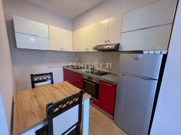 Tirane, jepet me qera apartament 1+1 Kati 5, 55 m² 450 € (komuna e parisit)