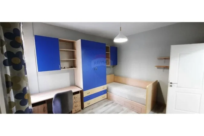 Tirane, jepet me qera apartament 3+1 Kati 3, 113 m² 900 € (Rruga Prokop Mima - Komuna e Parisit)