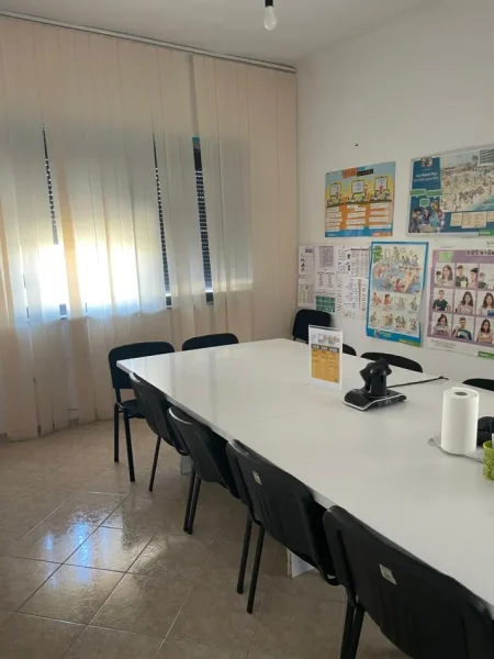 Tirane, jepet me qera apartament 2+1 Kati 5, 65 m² 400 € (21 Dhjetori)