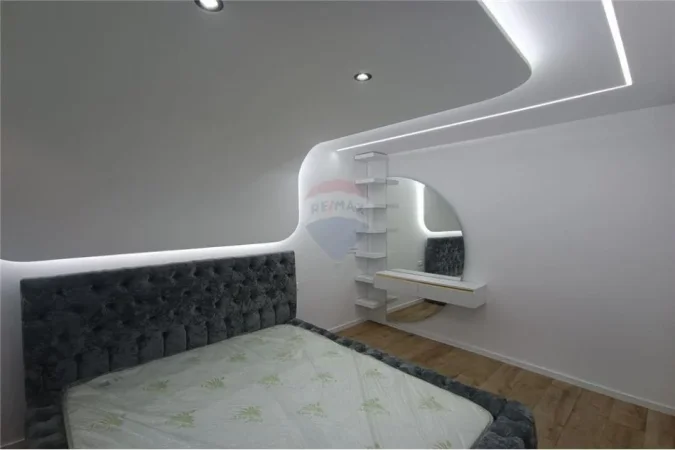 Tirane, jepet me qera apartament 1+1 , 45 m² 650 € (Rruga e Kavajës)