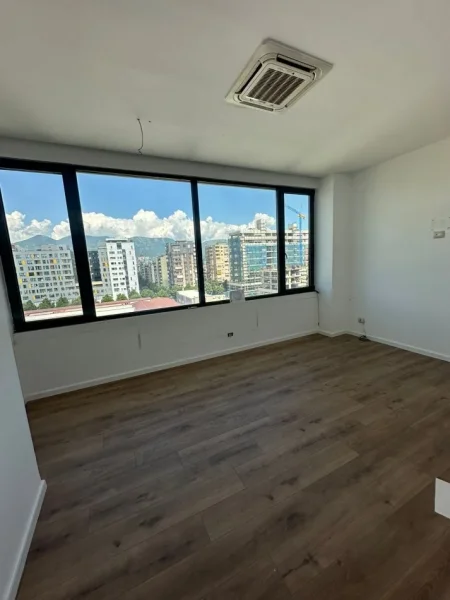 Tirane, jepet me qera zyre Kati 7, 311 m² 3.300 € (Rruga Kavajes)