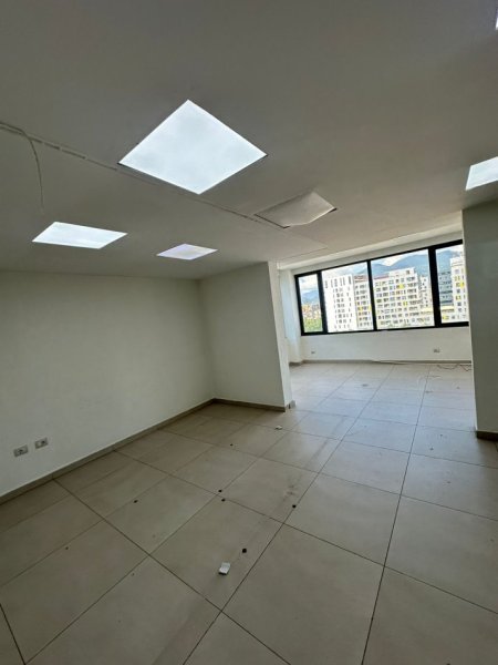 Tirane, jepet me qera zyre Kati 7, 311 m² 3.300 € (Rruga Kavajes)